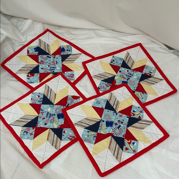 Hand Crafted Star Quilted Placemats Table Toppers Set of 4 Patriotic Summertime - Picture 1 of 14